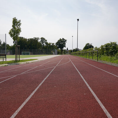 Bild vergrößern: Heidesportplatz Laufbahn