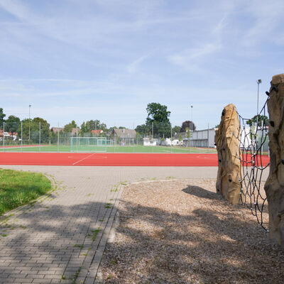 Bild vergrößern: Heidesportplatz Rückansicht