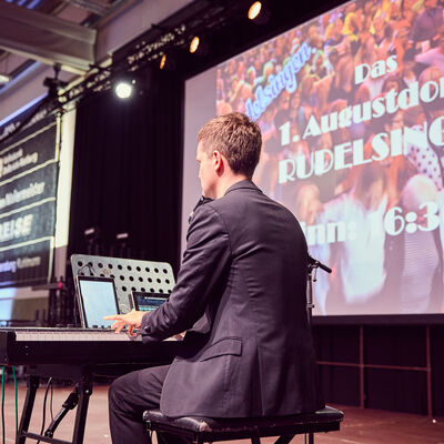 Bild vergrößern: Rudelsingen