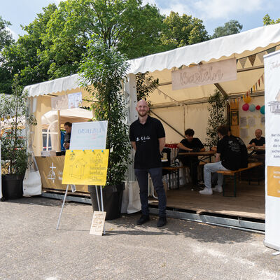 Bild vergrößern: Festplatz