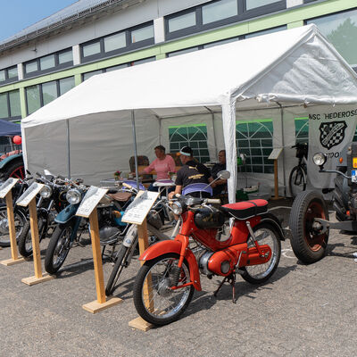 Bild vergrößern: Festplatz