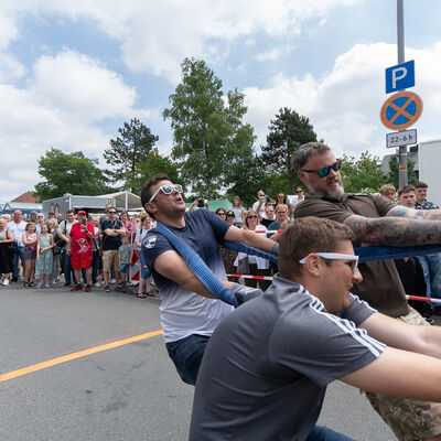 Bild vergrößern: Panzerziehen