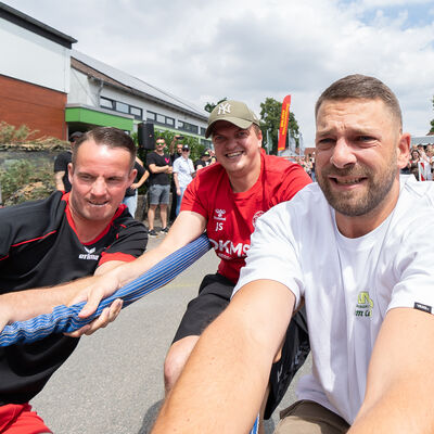 Bild vergrößern: Panzerziehen