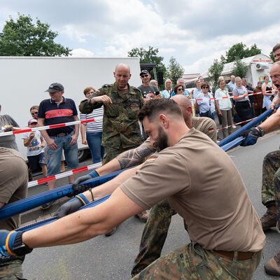 Bild vergrößern: Panzerziehen