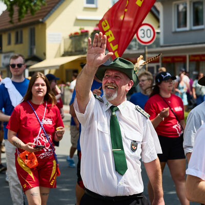 Bild vergrößern: Festumzug am 29.06.2025