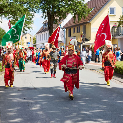 Bild vergrößern: Festumzug am 29.06.2025