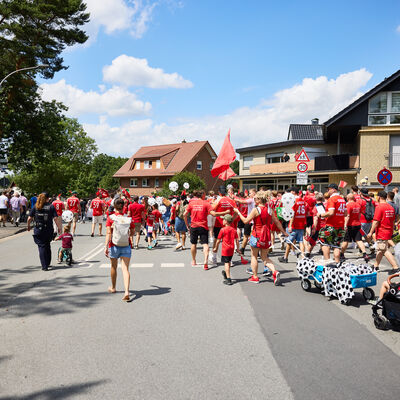 Bild vergrößern: Festumzug am 29.06.2025