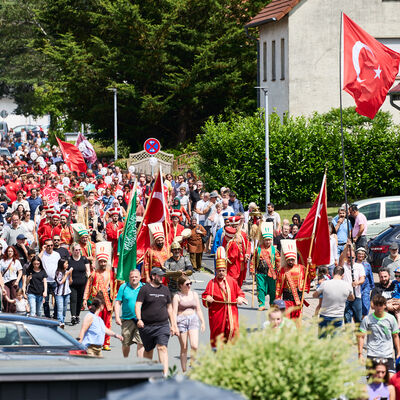 Bild vergrößern: Festumzug am 29.06.2025