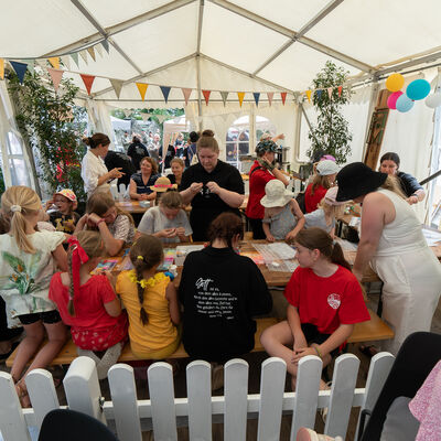 Bild vergr&ouml;&szlig;ern: Festplatz 2