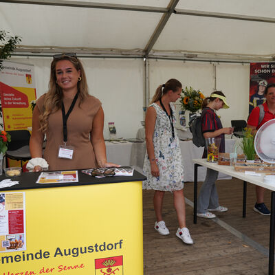 Bild vergr&ouml;&szlig;ern: Festplatz 2