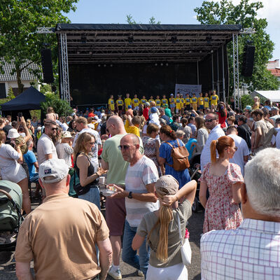 Bild vergr&ouml;&szlig;ern: Festplatz 2