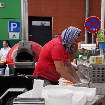 Bild vergr&ouml;&szlig;ern: Festplatz 2